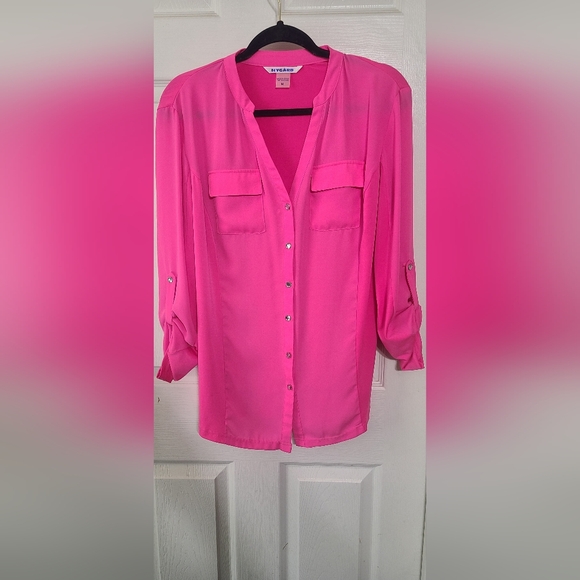 Nygard Button Down Shirt EUC Size M - Picture 2 of 6